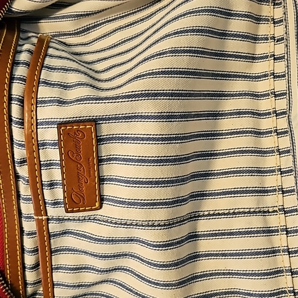 Dooney & Bourke - Picture 4 of 5
